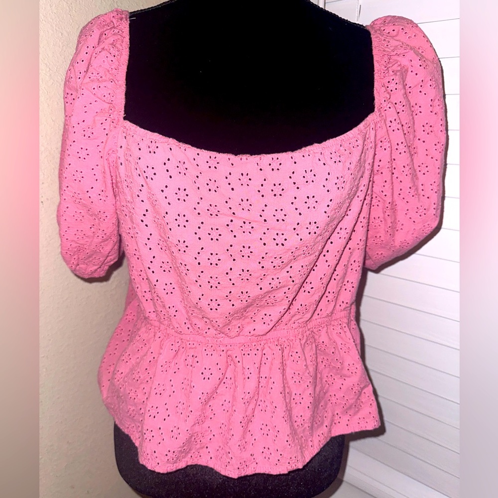 Pink crop with puff sleeves